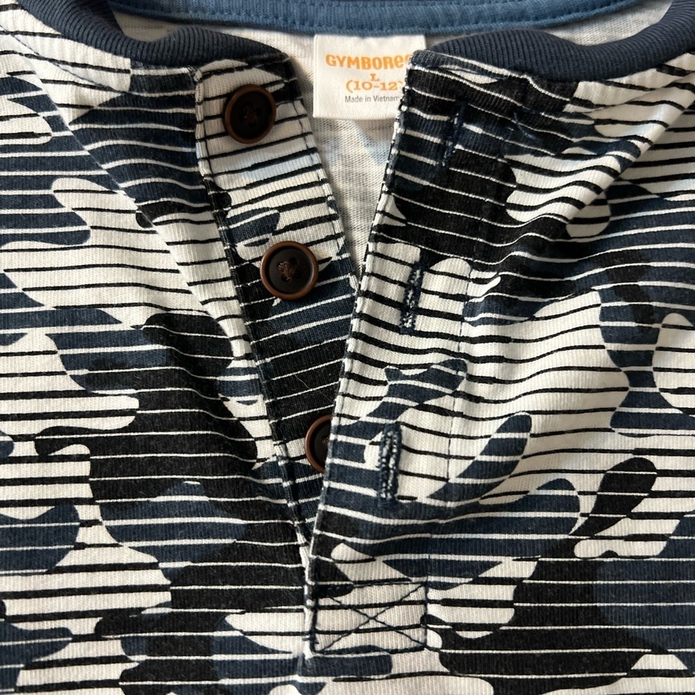 VINTAGE GYMBOREE BOYS SZ 10/12 LONG SLEEVED GRAY AND WHITE CAMO SHIRT - Picture 4 of 8